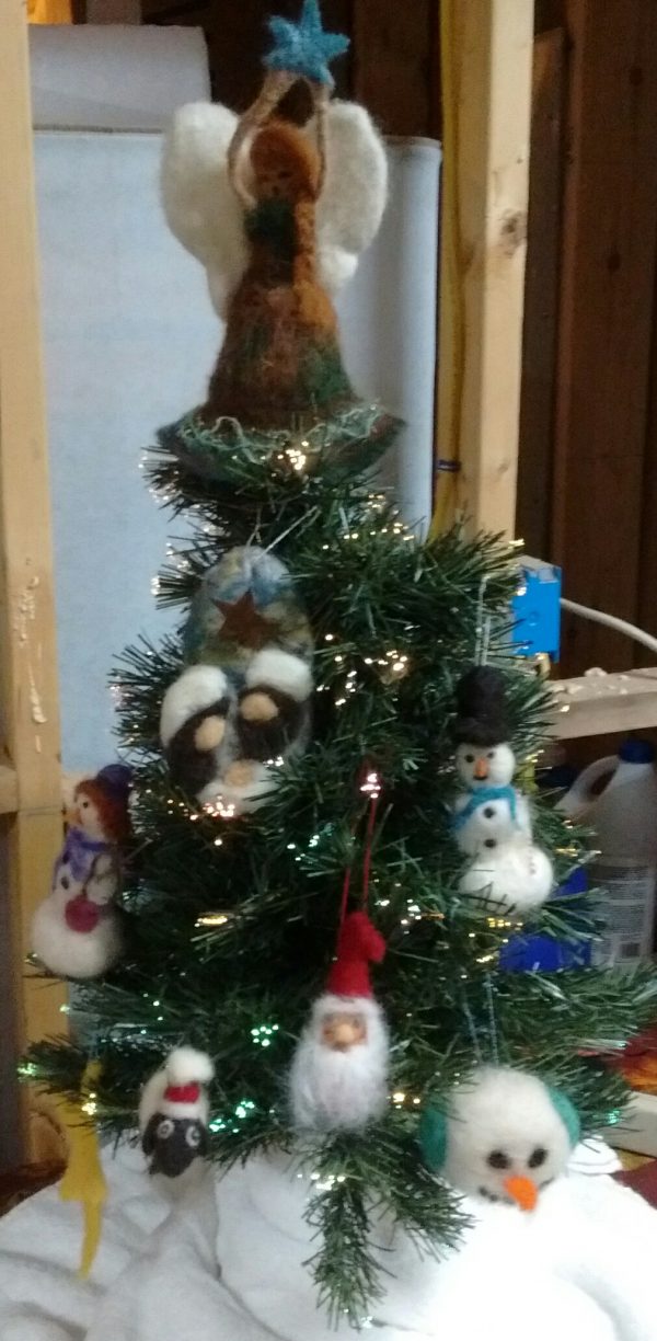 A "fun" Needlefelted Christmas Ornaments Done Roving Yarns